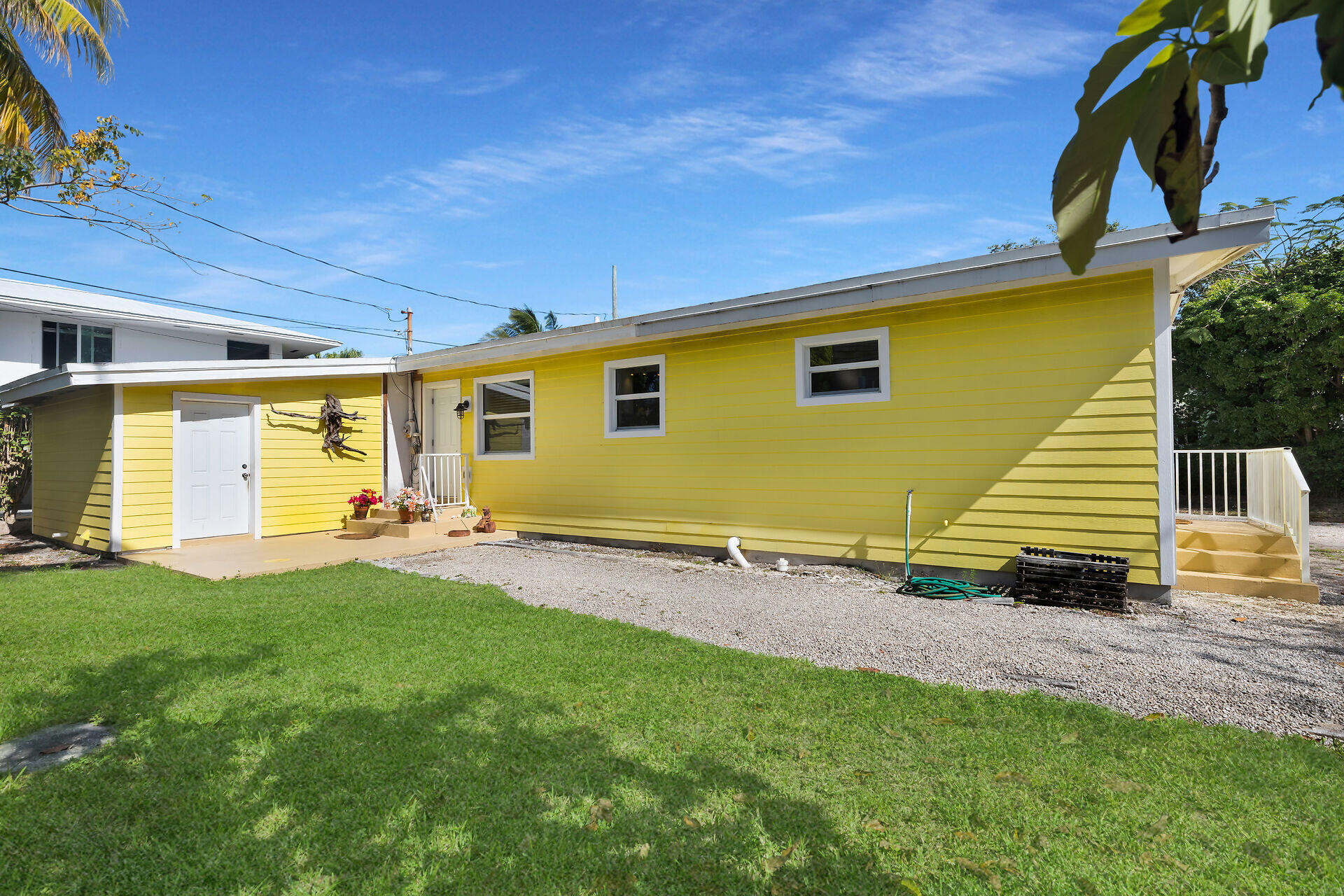 901 43rd Street Marathon, FL 33050 - Photo 25 of 33 Back yard