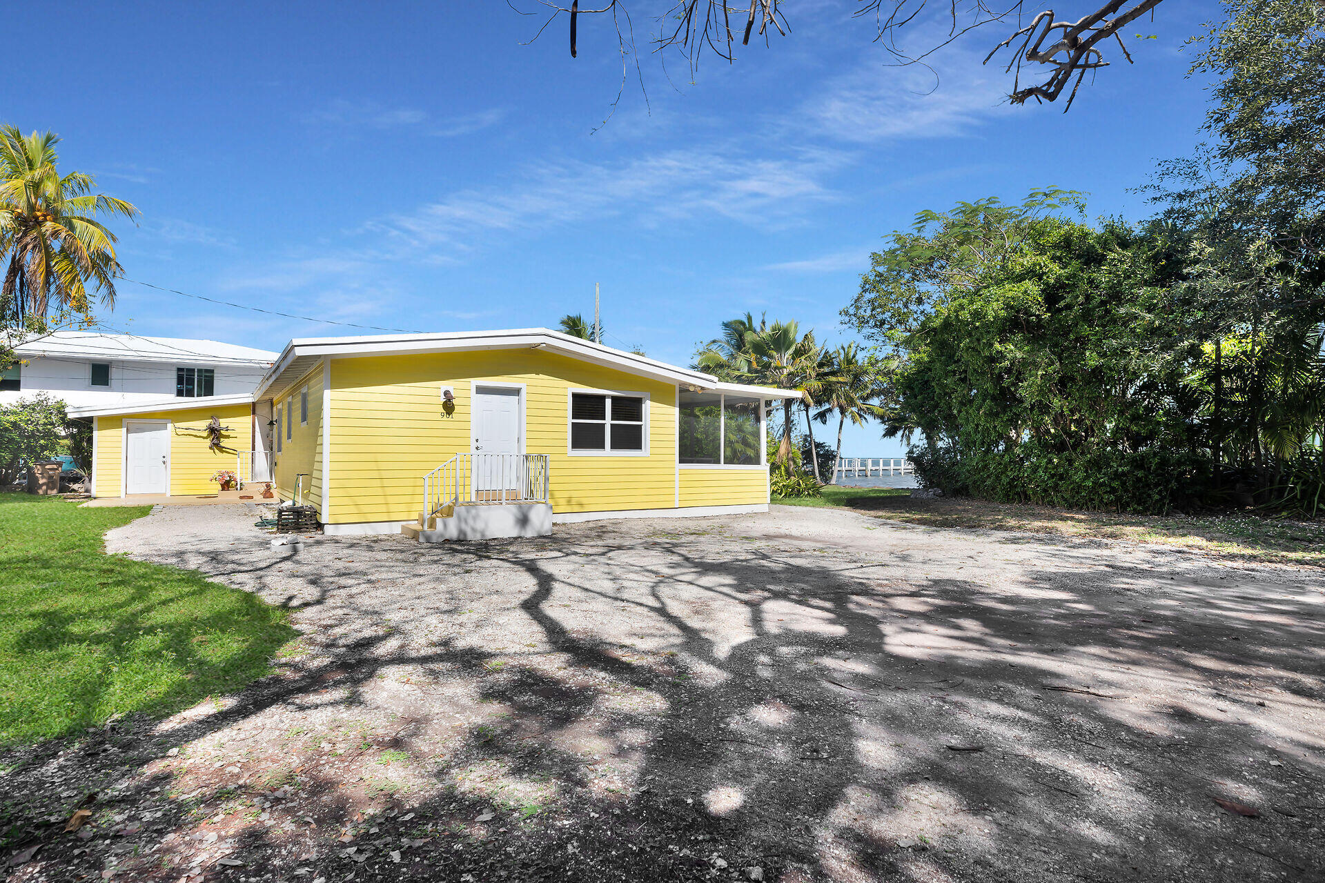 901 43rd Street Marathon, FL 33050 - Photo 26 of 33 Driveway