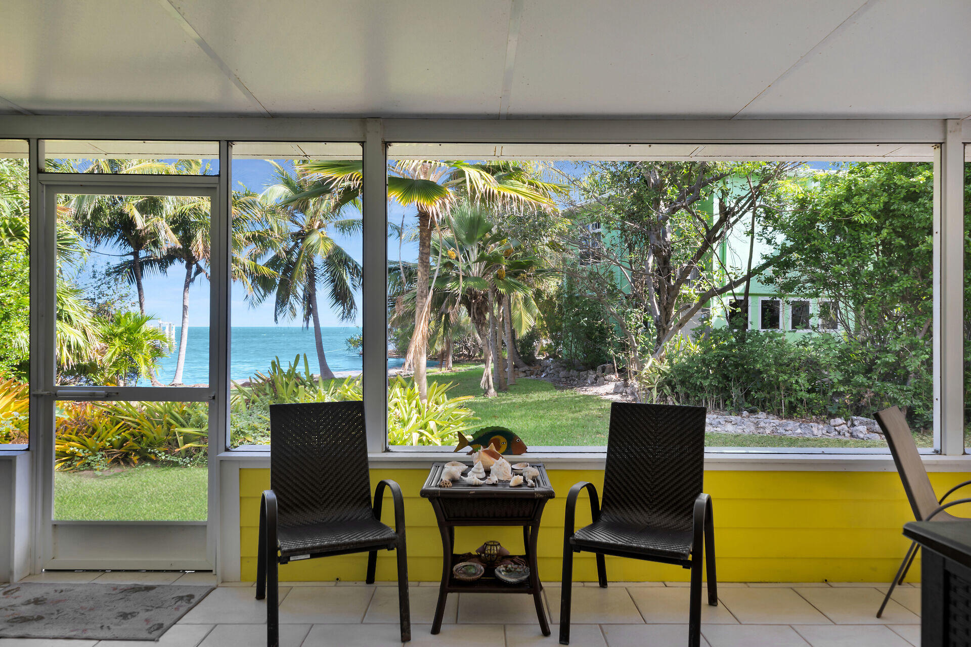 901 43rd Street Marathon, FL 33050 - Photo 4 of 33 Screened in Patio