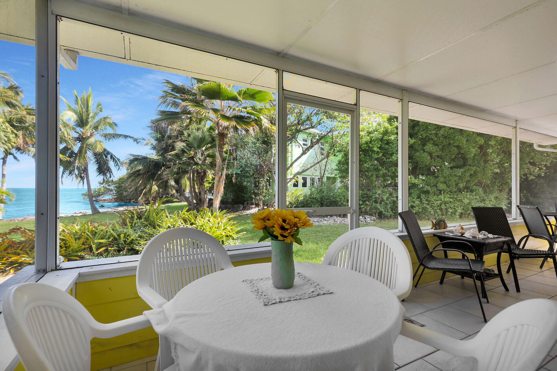 901 43rd Street Marathon, FL 33050 - Photo 6 of 33 Screened in Patio