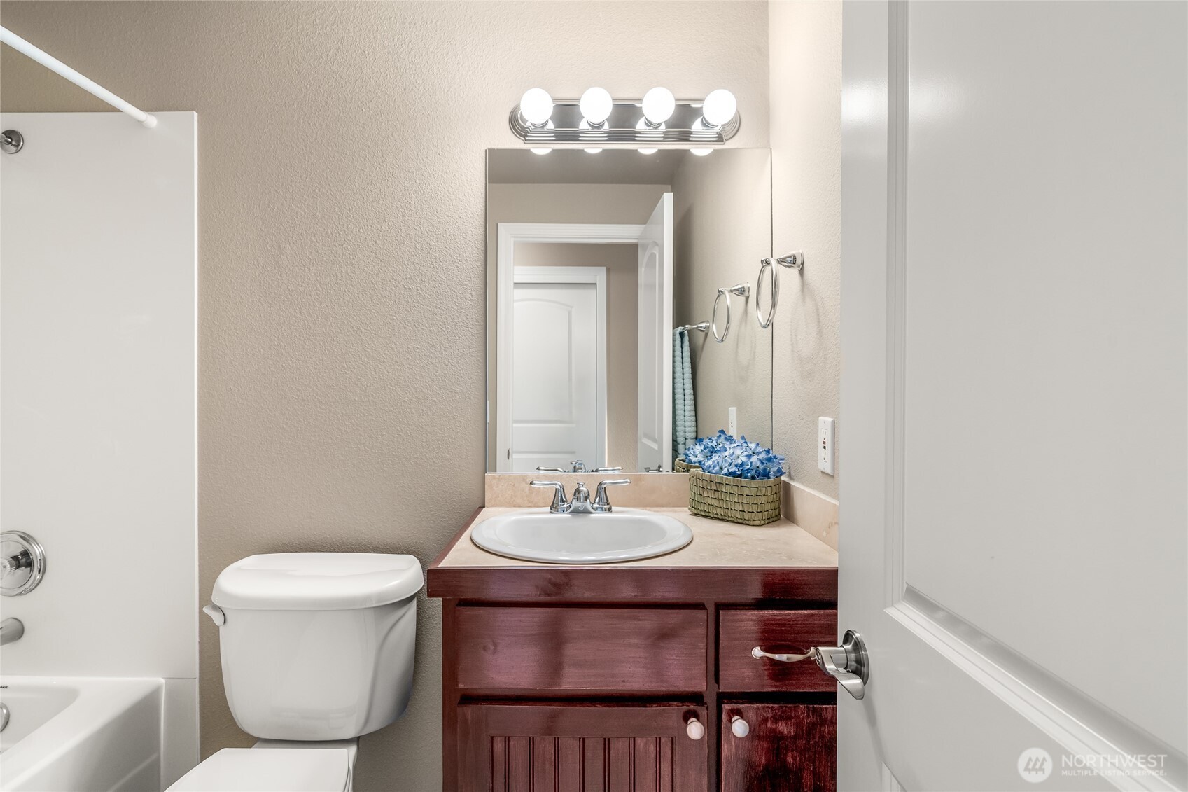 7505 212th Street Southwest, Unit C301 Edmonds, WA 98026 - Photo 19 of 40