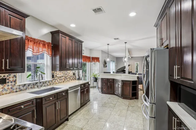 $1,399,000 | 4 Isaac Drive, Pomona, NY 10970