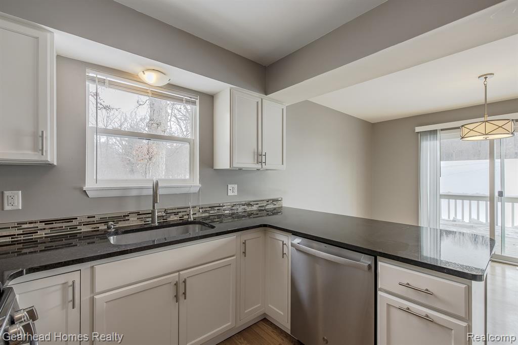 12749 Shaffer Road Davisburg, MI 48350 - Photo 16 of 98 Gallery Image 16