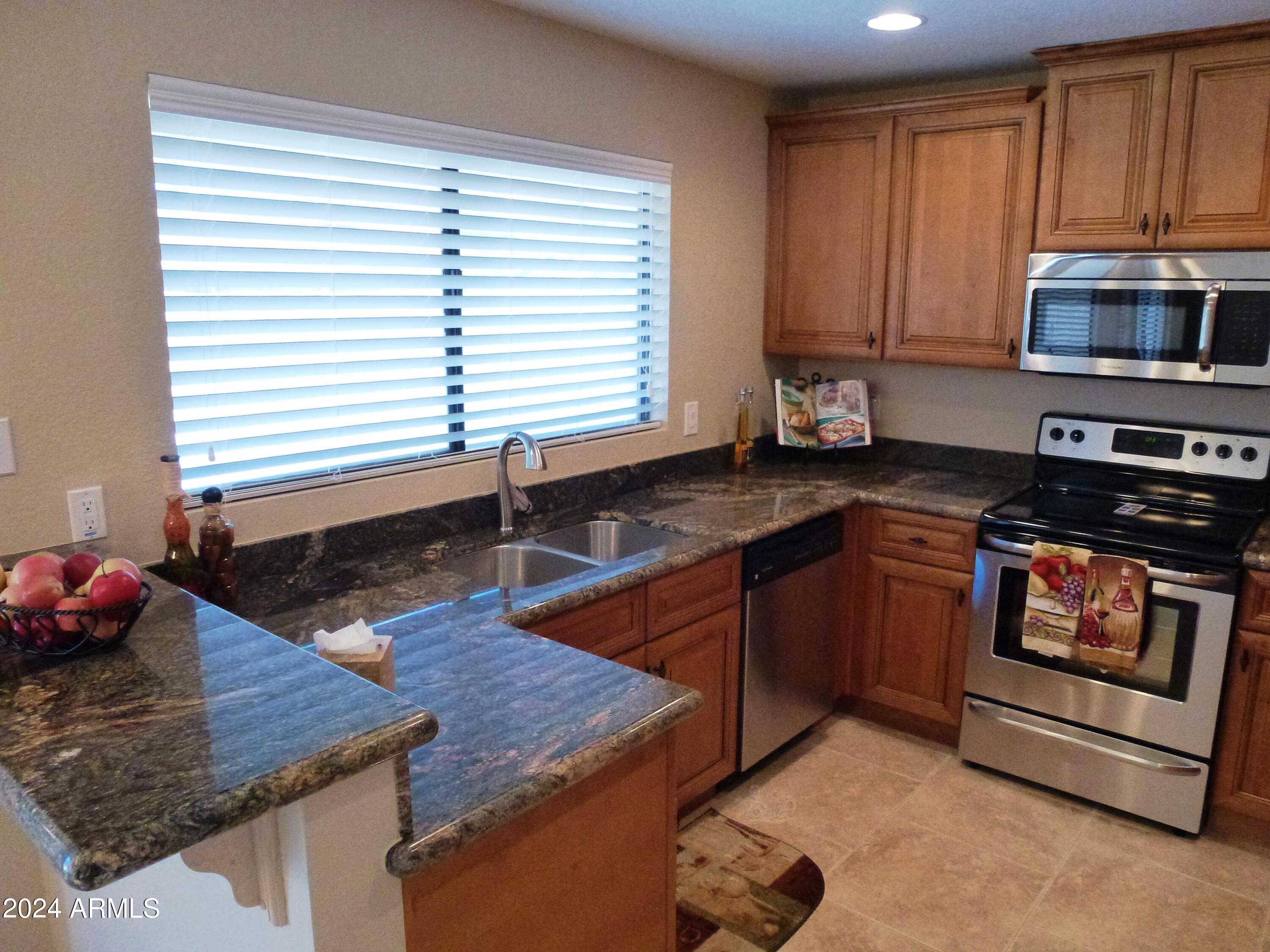 1856 West Manor Street Chandler, AZ 85224 - Photo 3 of 14 Gourmet Kitchen