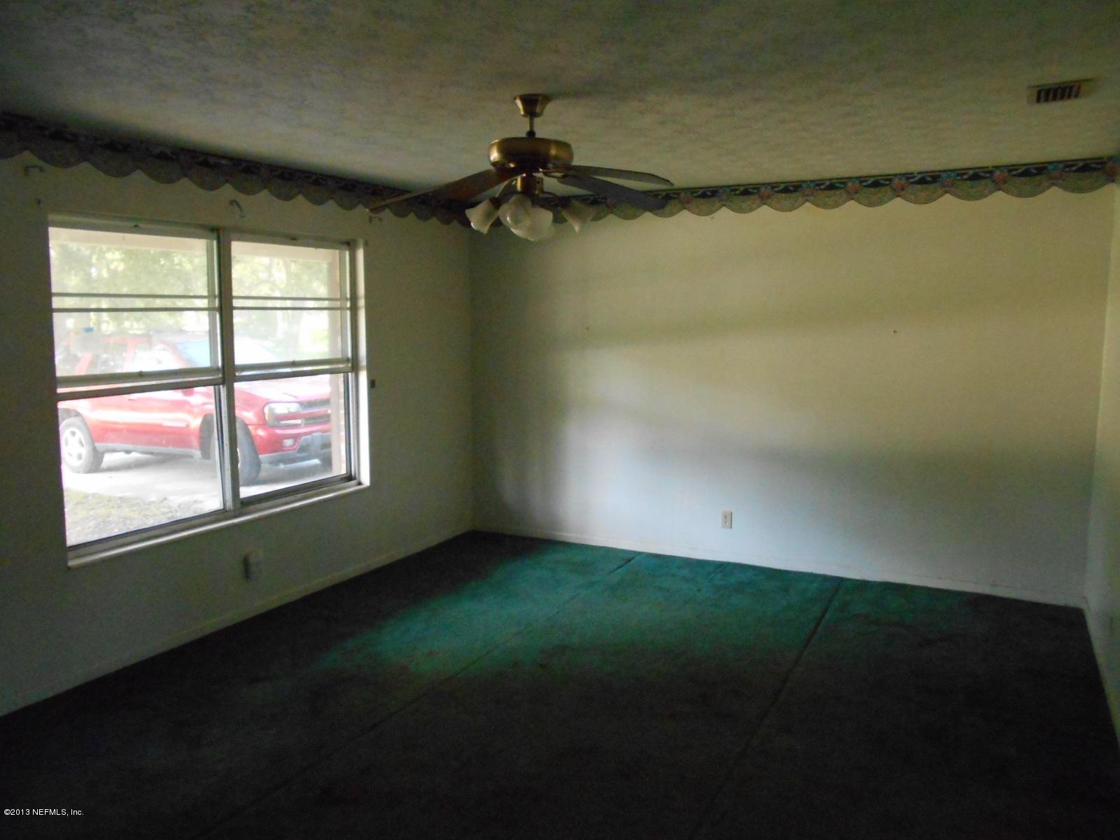 6361 Adams Road Macclenny, FL 32063 - Photo 3 of 6 Liv Rm