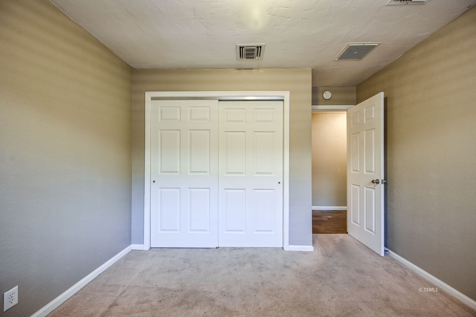 229 South Broadway Street Ridgecrest, CA 93555 - Photo 31 of 40