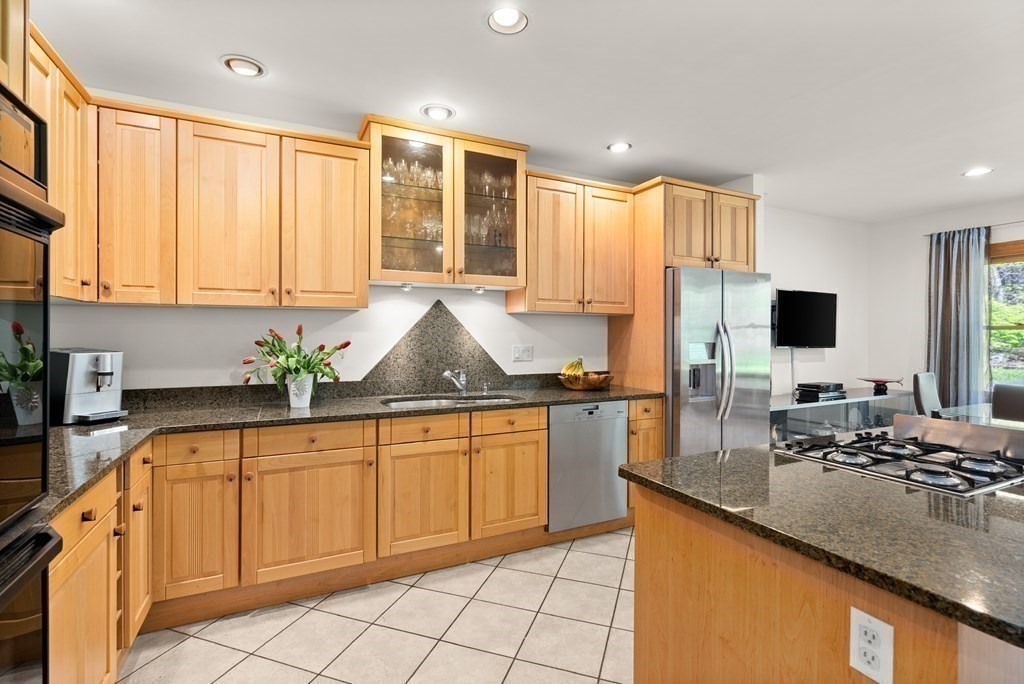 71 Westland Road Weston, MA 02493 - Photo 12 of 41 Gallery Image 12