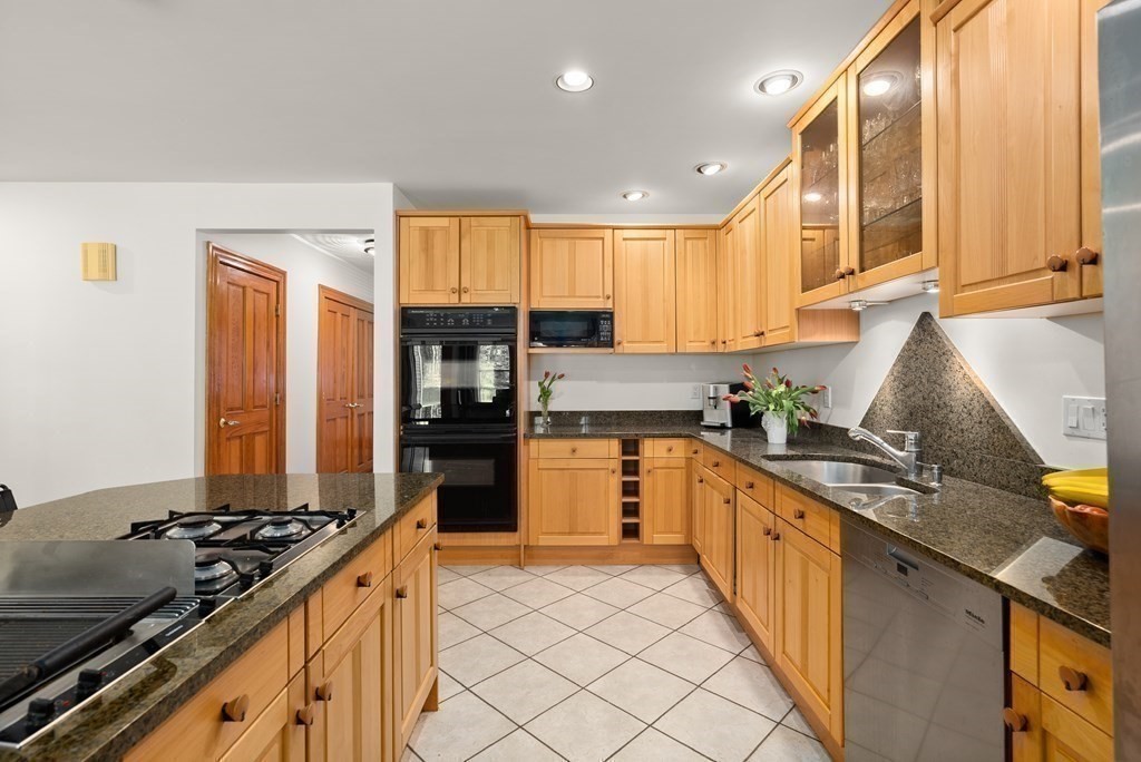 71 Westland Road Weston, MA 02493 - Photo 13 of 41 Gallery Image 13