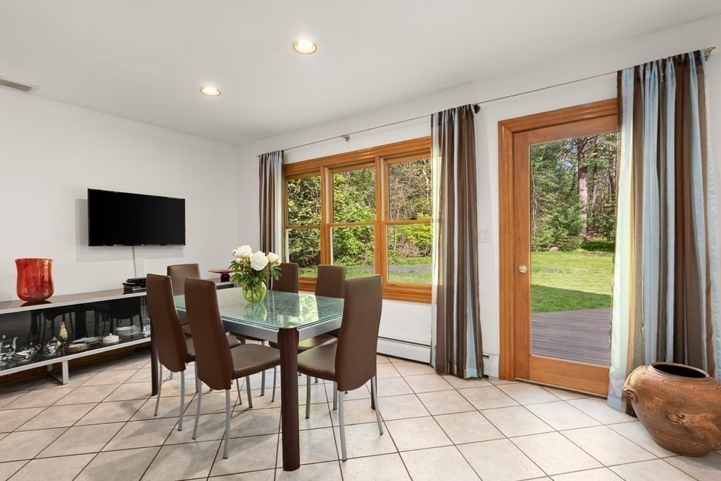 71 Westland Road Weston, MA 02493 - Photo 14 of 41 Gallery Image 14