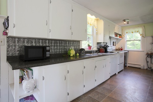 76 Innis Street North Andover, MA 01845 - Photo 3 of 10 Gallery Image 3