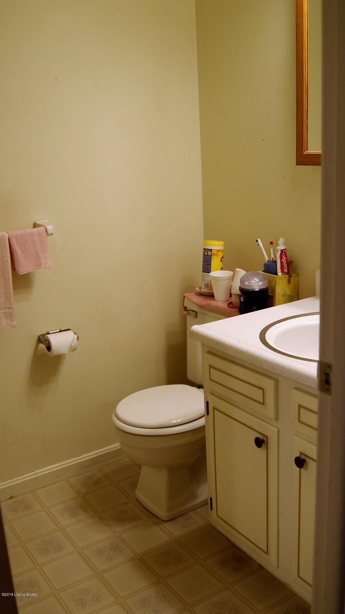 9418 Fairground Road Louisville, KY 40291 - Photo 25 of 35 2019-02-17 03.05.06