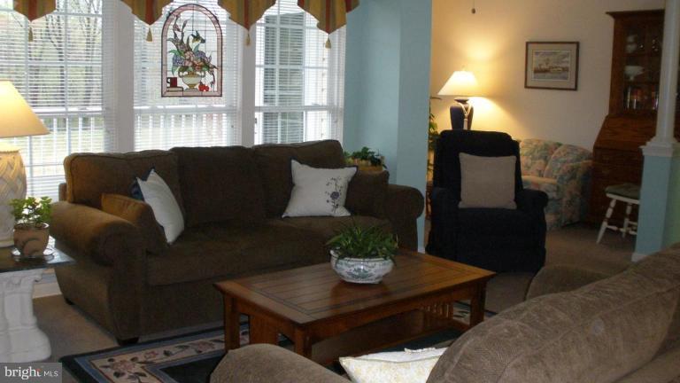 4986 Brightleaf Court, Unit 4986 Rosedale, MD 21237 - Photo 20 of 23 Living Room