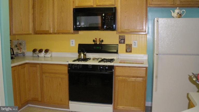4986 Brightleaf Court, Unit 4986 Rosedale, MD 21237 - Photo 3 of 23 Kitchen