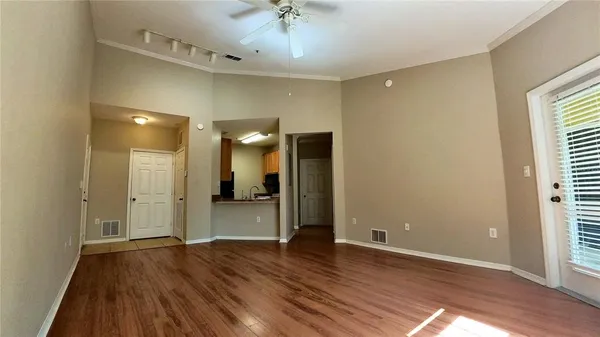$165,000 | 10017 Courtney Palms Boulevard, Unit 304, Tampa, FL 33619