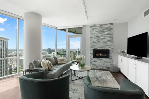 $850,000 | 1201 South Prairie Avenue, Unit 3605, Chicago, IL 60605
