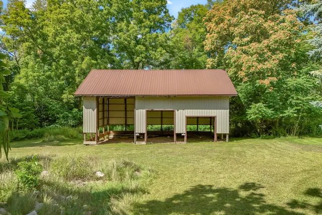 $74,900 | 32 McClellan Street, Hillsdale, MI 49242