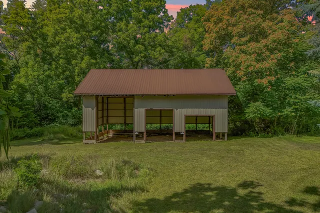 $74,900 | 32 McClellan Street, Hillsdale, MI 49242