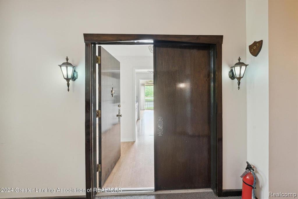 2926 Mt Hope Road Okemos, MI 48823 - Photo 7 of 33