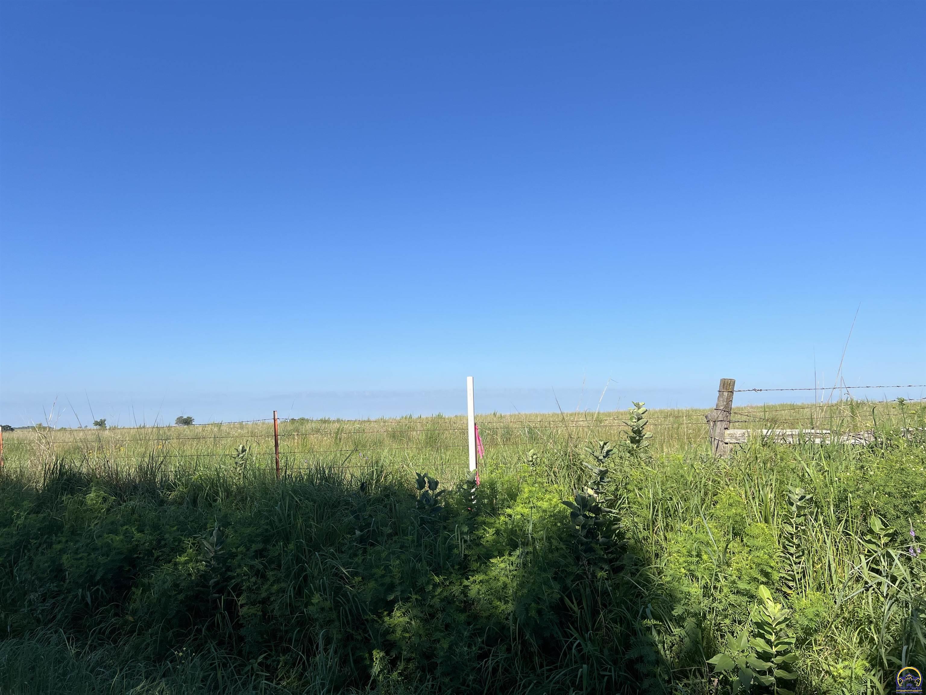4 Northwest Jennings Road Topeka, KS 66618 - Photo 2 of 2