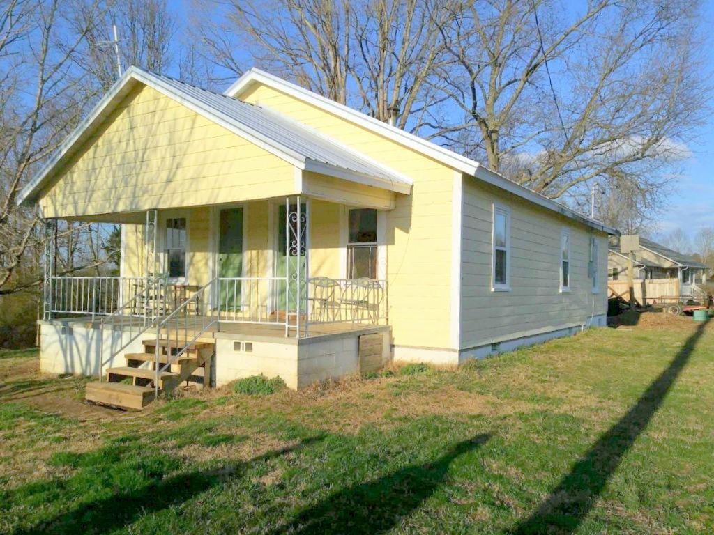 103 Hull Road Madisonville, TN 37354 - Photo 2 of 14 02-imagejpeg_0