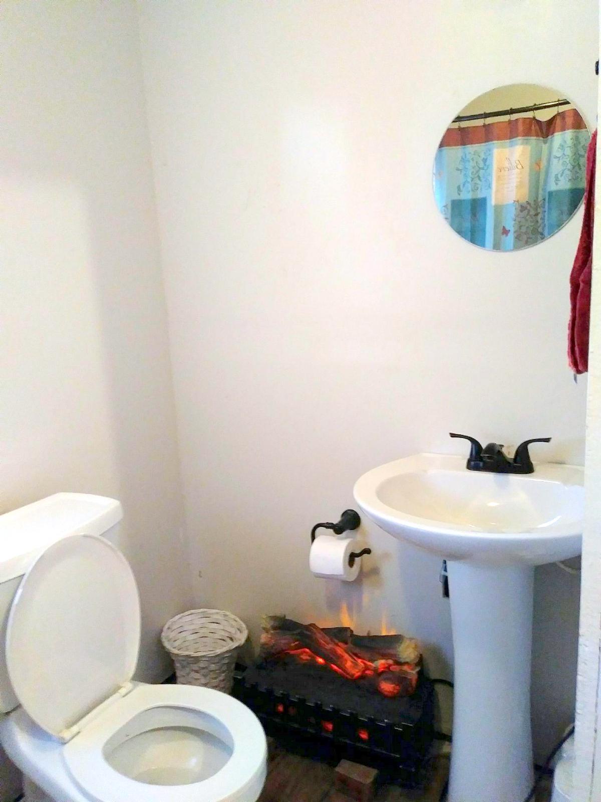 103 Hull Road Madisonville, TN 37354 - Photo 12 of 14 Bathroom