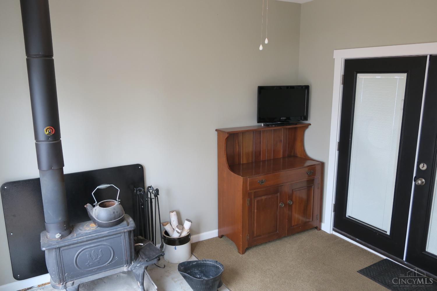 549 Anderson Ferry Road Cincinnati, OH 45238 - Photo 15 of 40