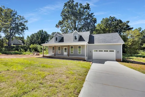 $389,900 | 127 Boxwood Lane, Anderson, SC 29621