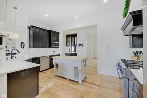 $1,995,000 | 7850 Cheval Rue Court, Zionsville, IN 46077