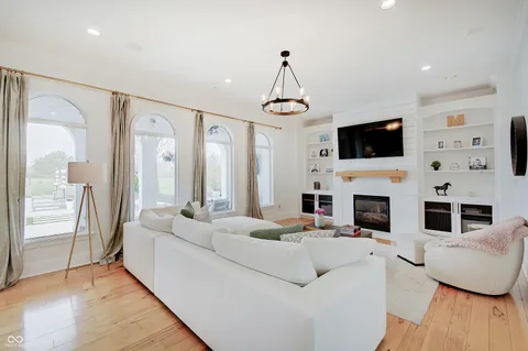 $1,995,000 | 7850 Cheval Rue Court, Zionsville, IN 46077