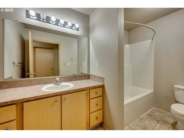 $295,000 | 14605 Northeast 20th Avenue, Unit B101, Vancouver, WA 98686