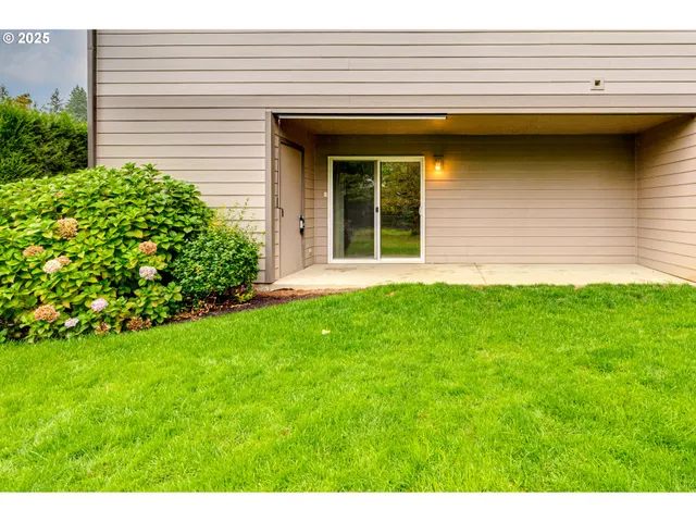 $295,000 | 14605 Northeast 20th Avenue, Unit B101, Vancouver, WA 98686