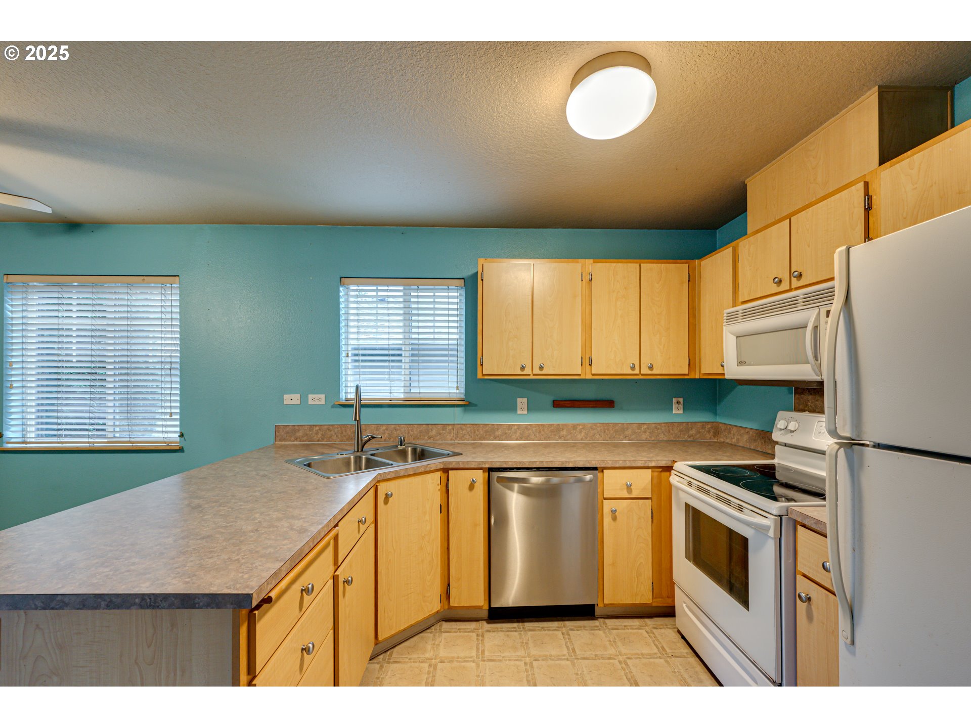 14605 Northeast 20th Avenue, Unit B101 Vancouver, WA 98686 - Photo 4 of 17