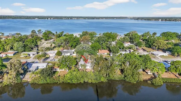 $394,900 | 413 Country Club Drive, Oldsmar, FL 34677