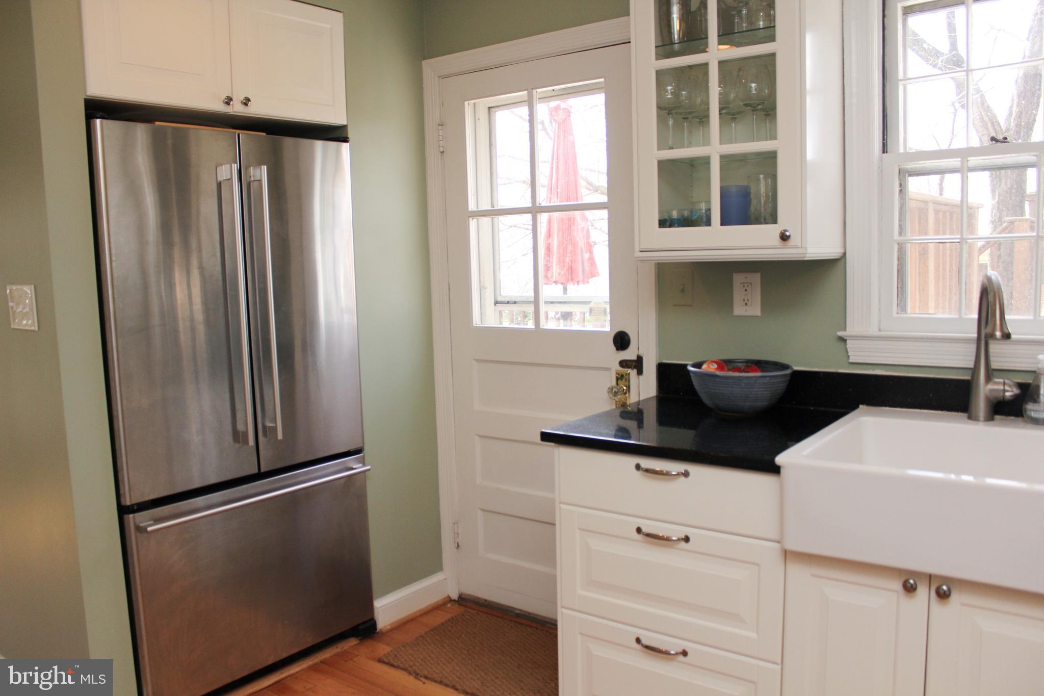 9510 Warren Street Silver Spring, MD 20910 - Photo 3 of 11