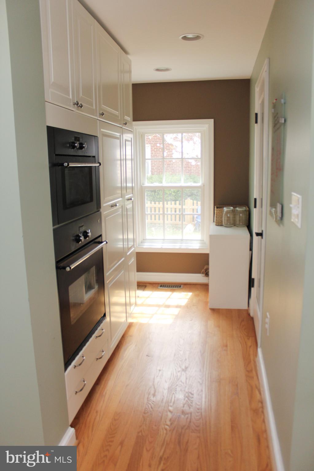 9510 Warren Street Silver Spring, MD 20910 - Photo 4 of 11