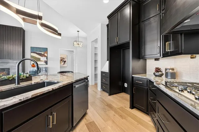 $1,149,900 | 5907 North Lucerne Avenue, Kansas City, MO 64151