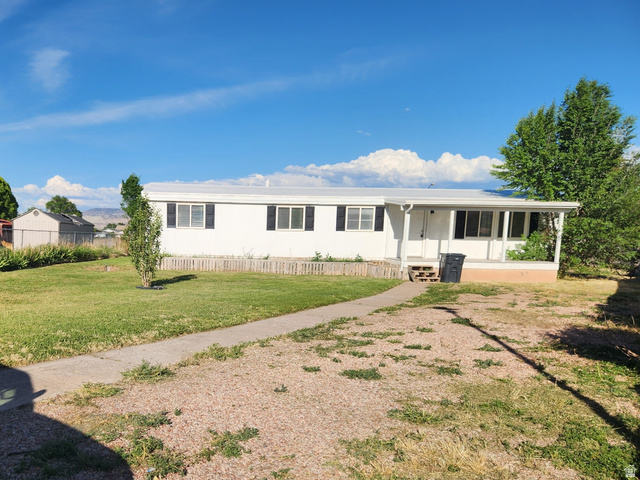 859 South 440 West Richfield, UT 84701 - Photo 2 of 16