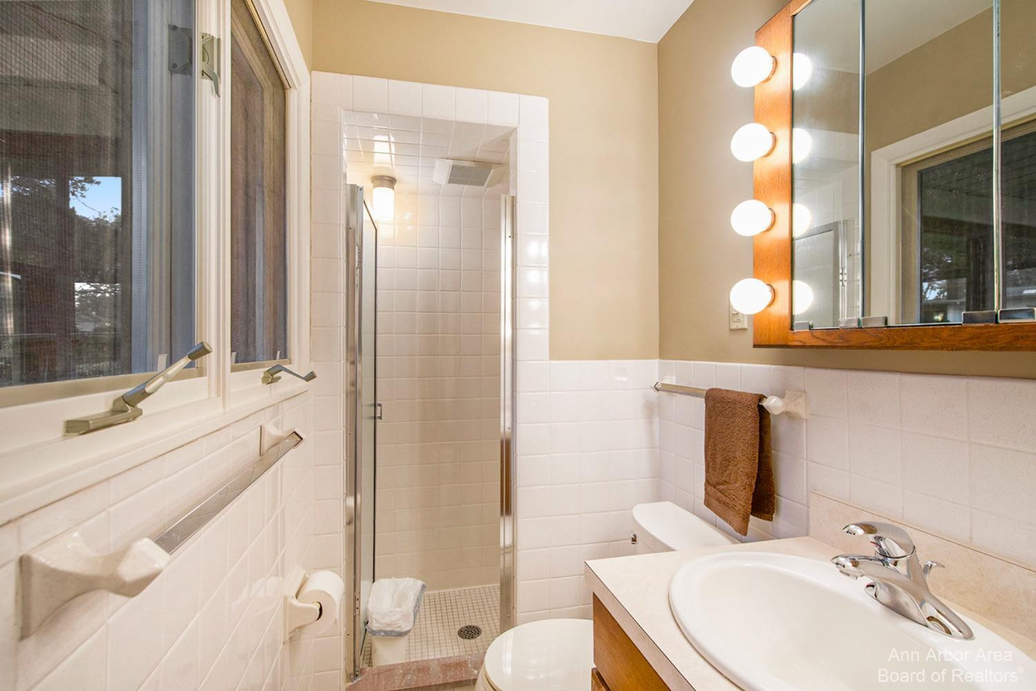 2424 Manchester Road Ann Arbor, MI 48104 - Photo 18 of 43 Photo 18