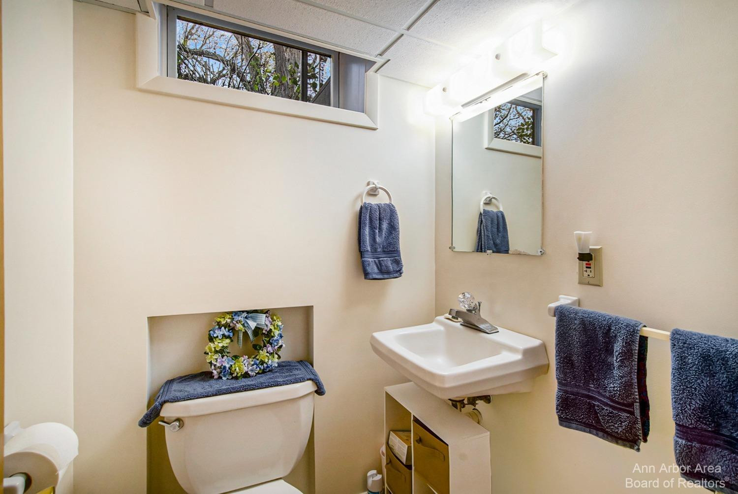 2424 Manchester Road Ann Arbor, MI 48104 - Photo 25 of 43 Photo 25