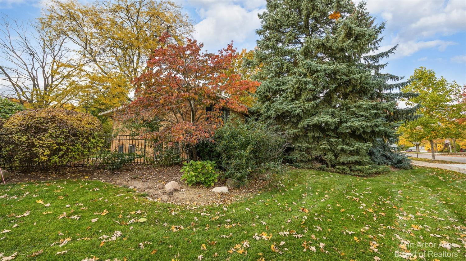 2424 Manchester Road Ann Arbor, MI 48104 - Photo 34 of 43 Photo 34