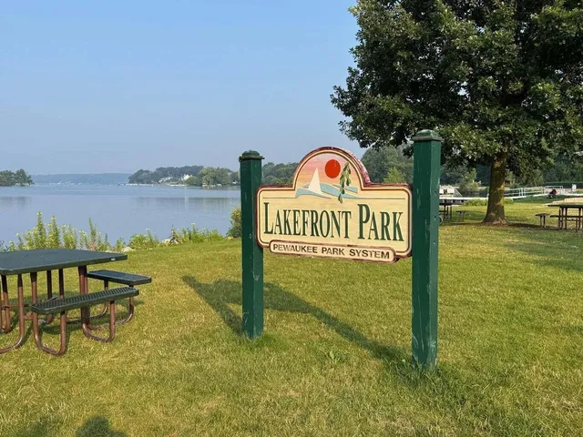 $189,900 | 360 Park Hill Drive, Unit G, Pewaukee, WI 53072