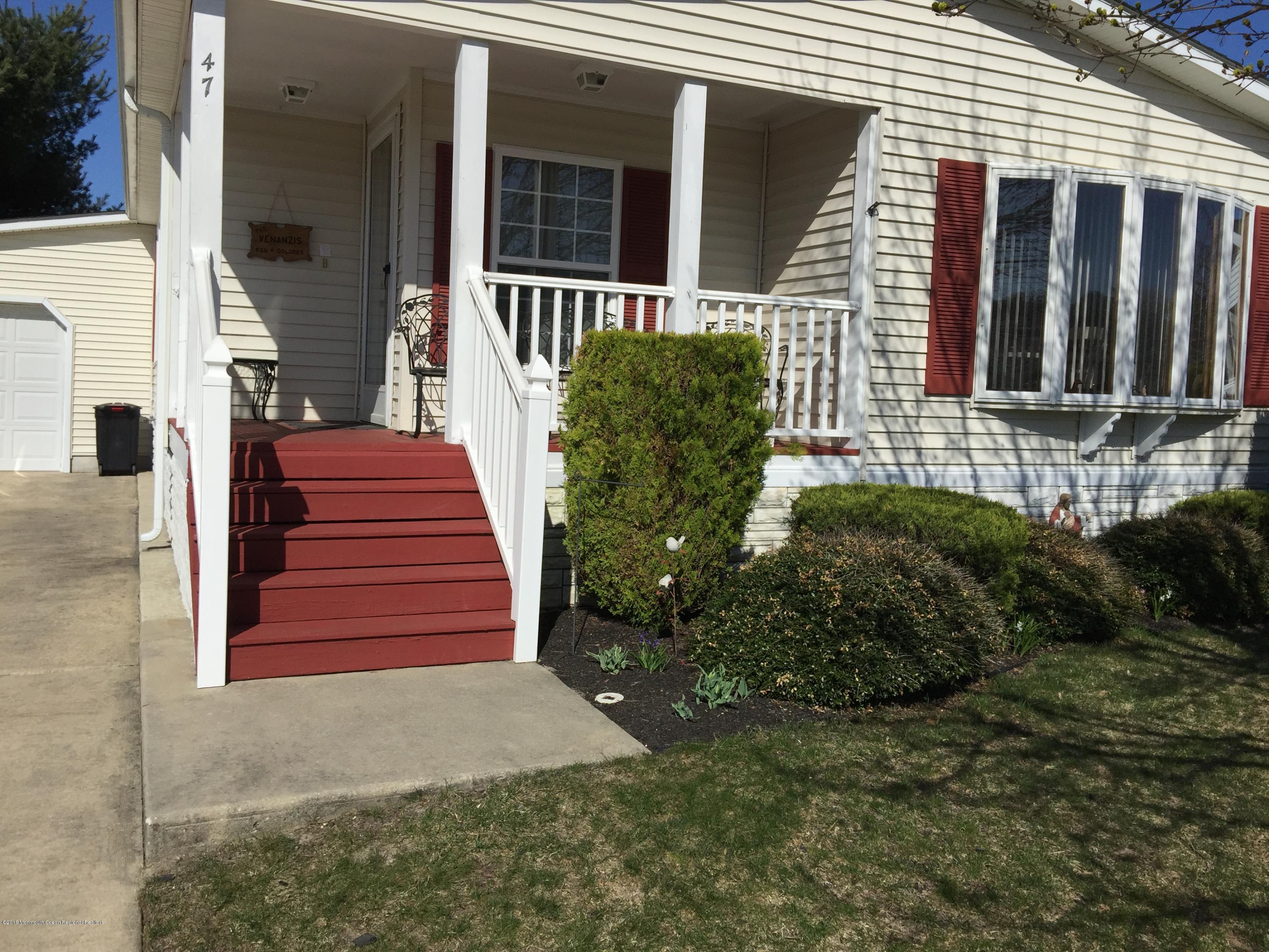 47 Pine Ridge Boulevard Whiting, NJ 08759 - Photo 2 of 17 47 D