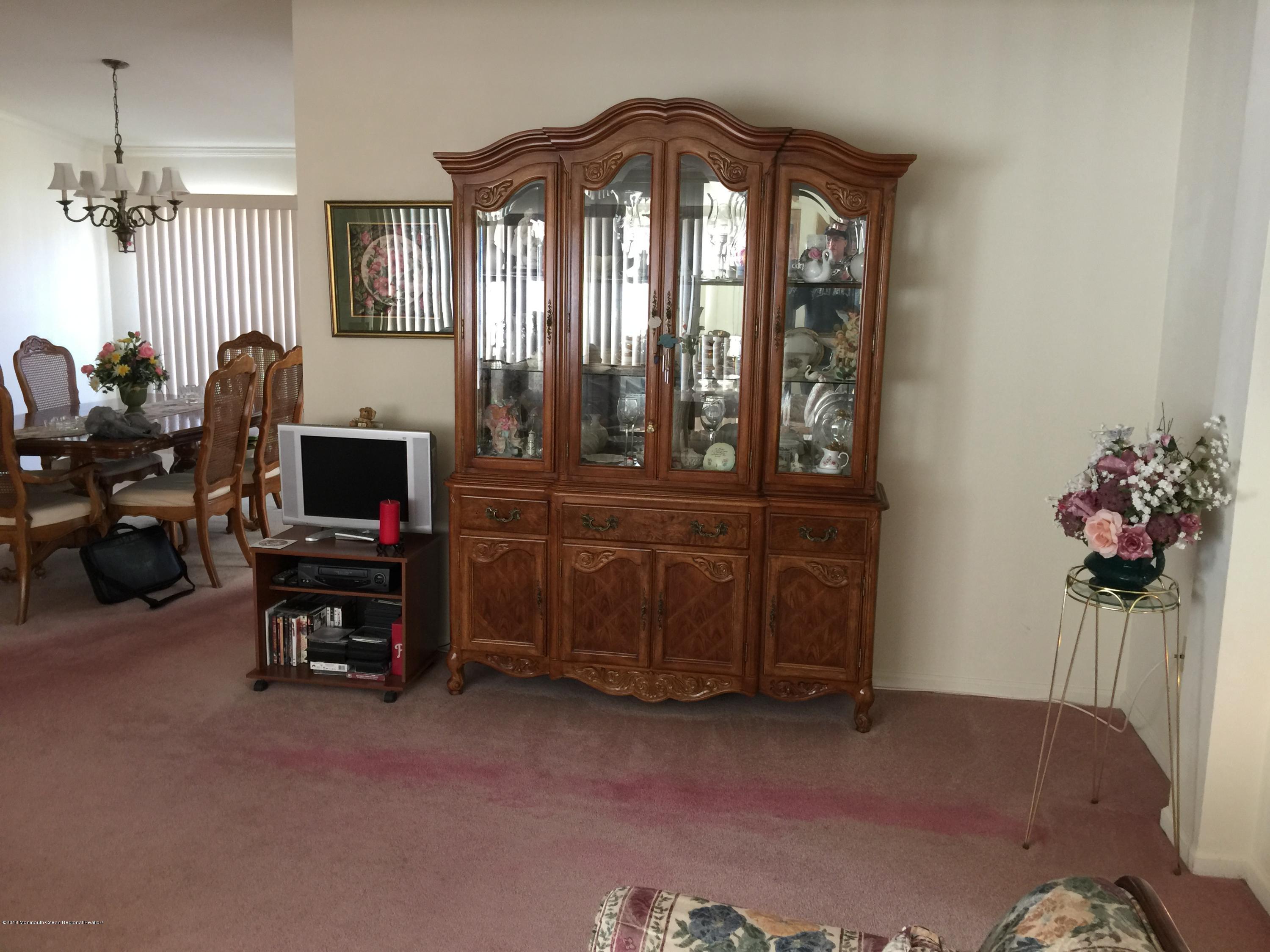 47 Pine Ridge Boulevard Whiting, NJ 08759 - Photo 5 of 17 IMG_0811