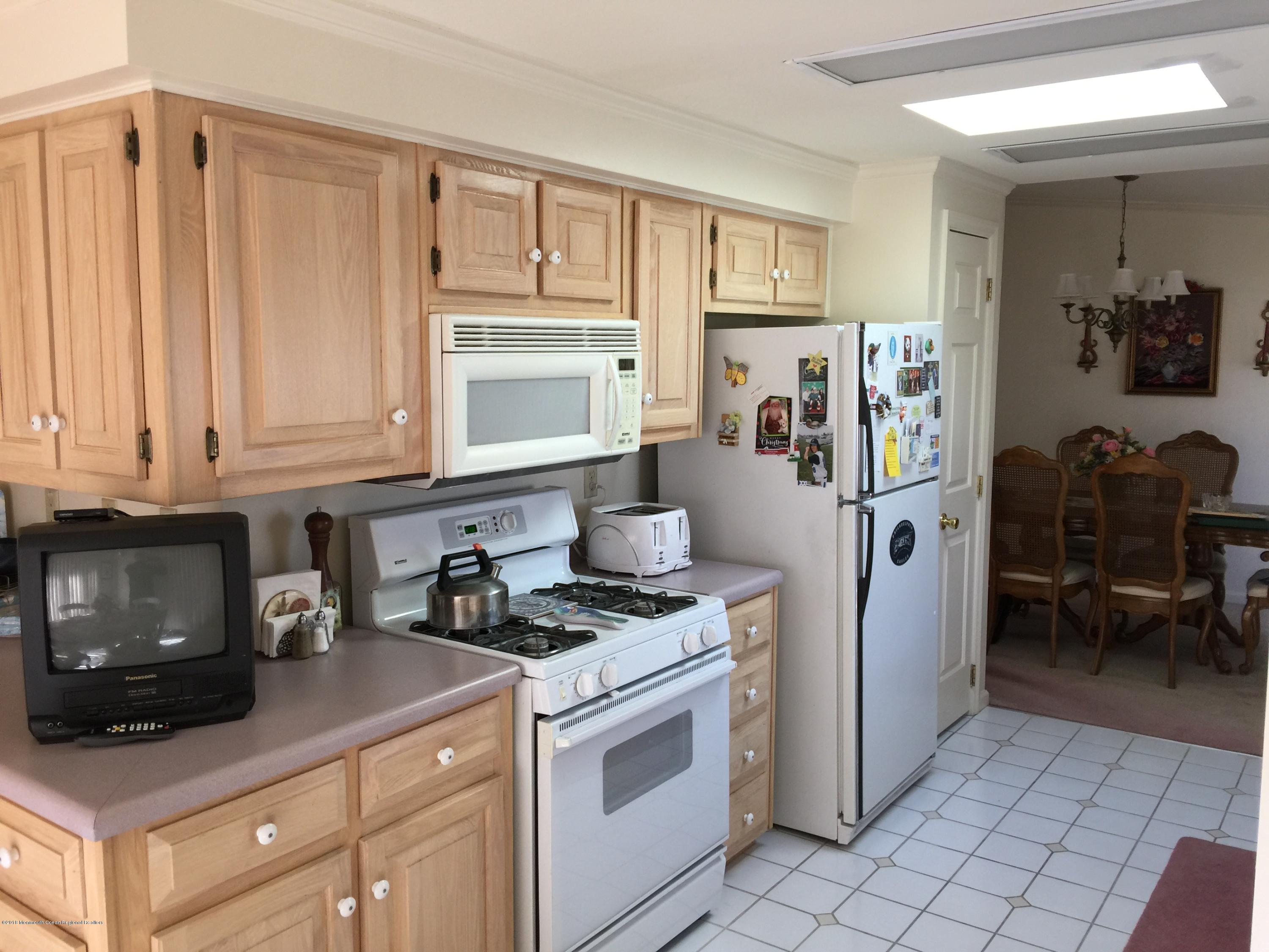 47 Pine Ridge Boulevard Whiting, NJ 08759 - Photo 6 of 17 IMG_0808 (1)