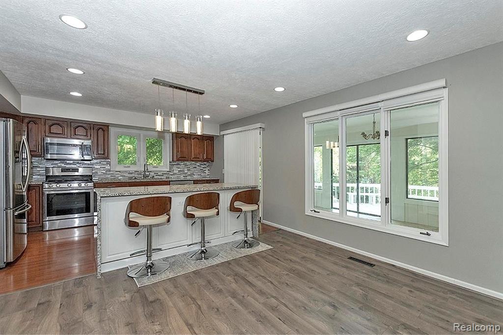 3515 Apple Valley Road Okemos, MI 48864 - Photo 8 of 39