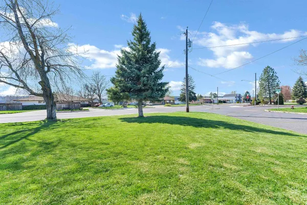 $419,000 | 4024 West Northwest Boulevard, Spokane, WA 99205