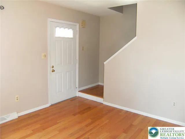 $2,250 | 174 Springhouse Road, Allentown, PA 18104