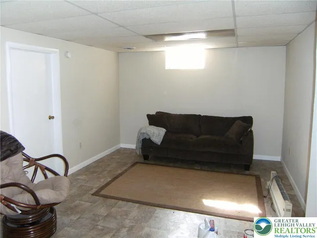 $2,250 | 174 Springhouse Road, Allentown, PA 18104