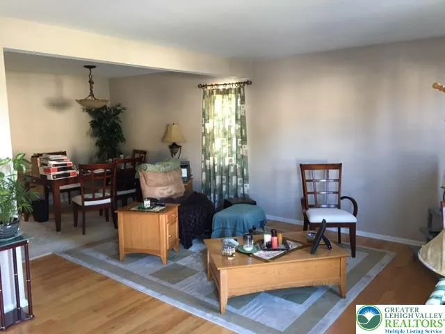 $2,250 | 174 Springhouse Road, Allentown, PA 18104