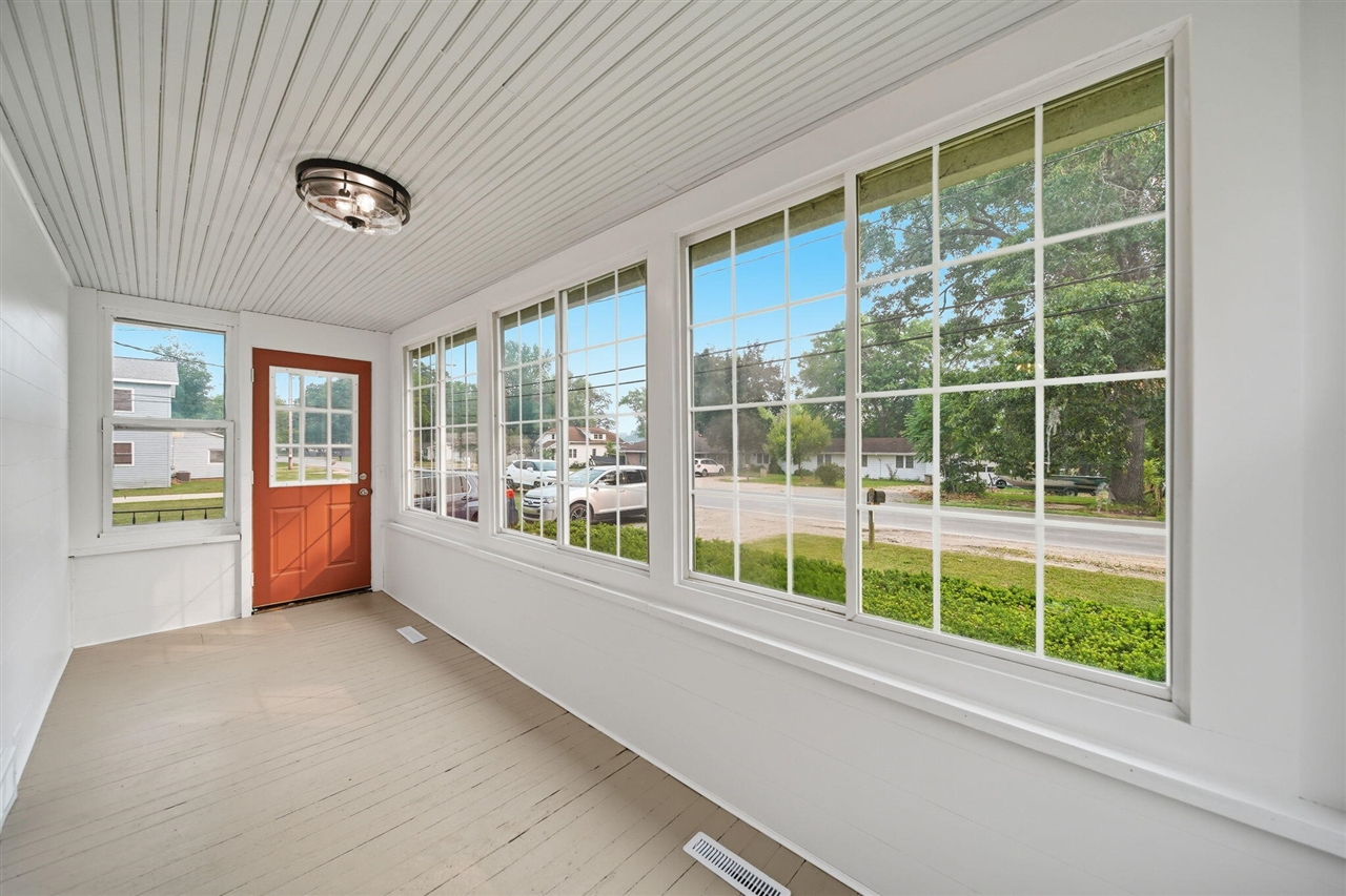 414 Napoleon Road Michigan Center, MI 49254 - Photo 4 of 34 Gallery Image 4